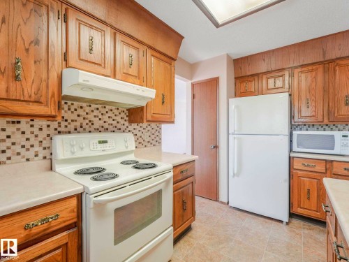 18514 86A Avenue, Edmonton, AB 