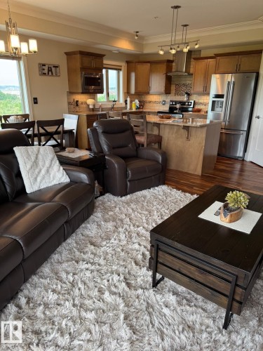 #302 5201 Brougham Dr, Drayton Valley, AB - Indoor Photo Showing Living Room