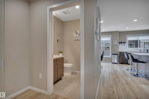 46 1075 Rosenthal Boulevard, Edmonton, AB 