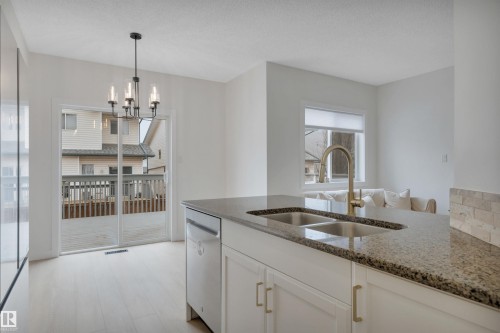 9 843 Youville Drive, Edmonton, AB 