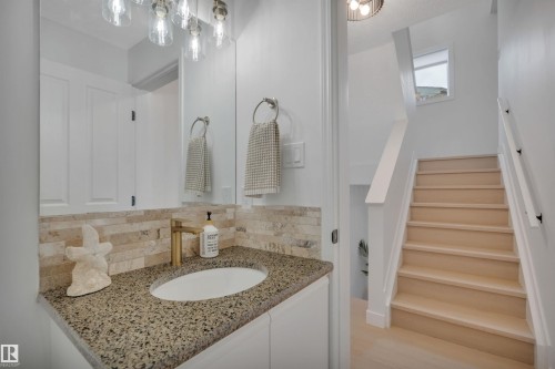 9 843 Youville Drive, Edmonton, AB 