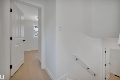 9 843 Youville Drive, Edmonton, AB 