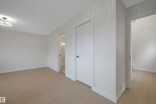 9 843 Youville Drive, Edmonton, AB 