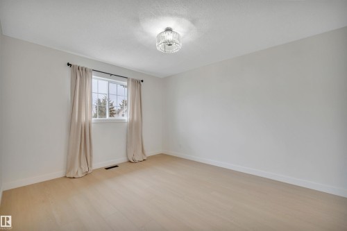 9 843 Youville Drive, Edmonton, AB 