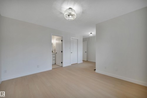 9 843 Youville Drive, Edmonton, AB 