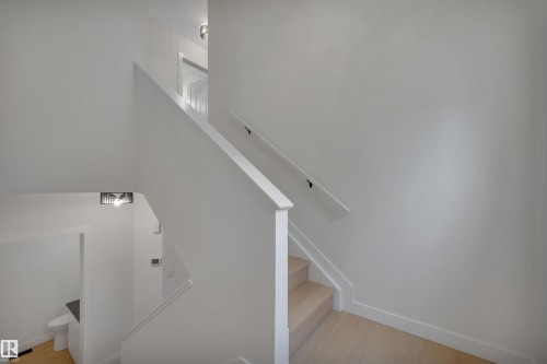 9 843 Youville Drive, Edmonton, AB 