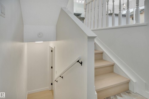 9 843 Youville Drive, Edmonton, AB 