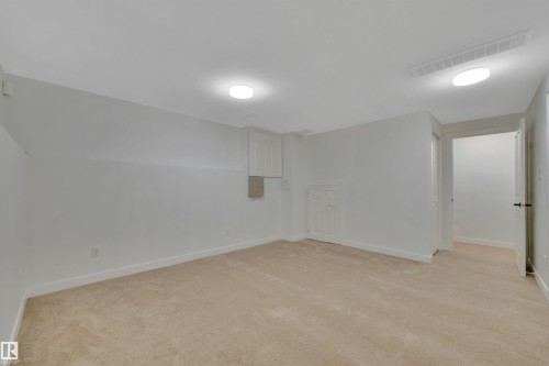 9 843 Youville Drive, Edmonton, AB 