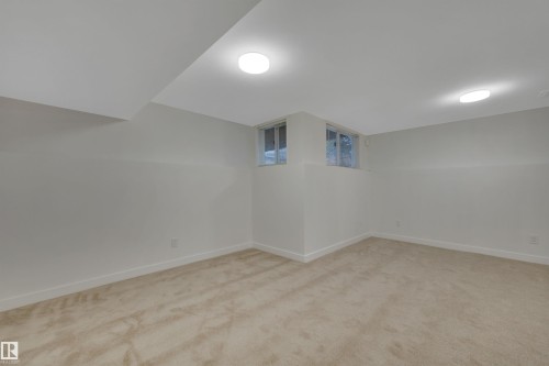 9 843 Youville Drive, Edmonton, AB 