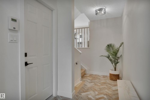 9 843 Youville Drive, Edmonton, AB 
