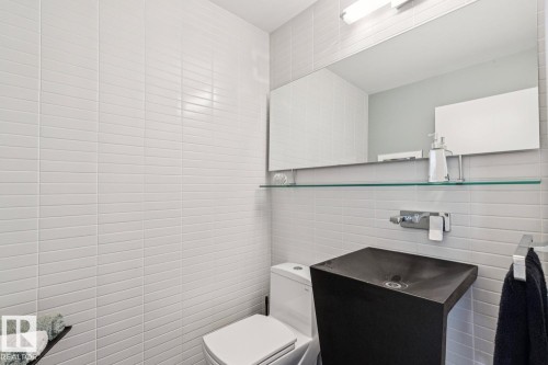 9425 97 Street, Edmonton, AB 