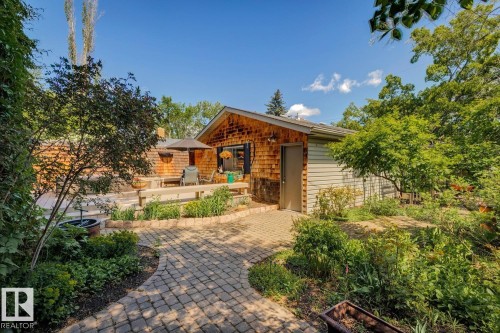 9425 97 Street, Edmonton, AB 