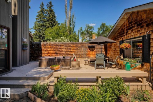 9425 97 Street, Edmonton, AB 