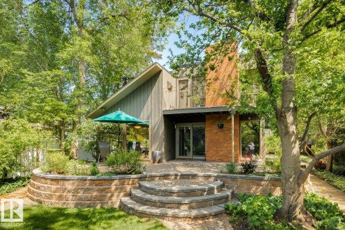 9425 97 Street, Edmonton, AB 