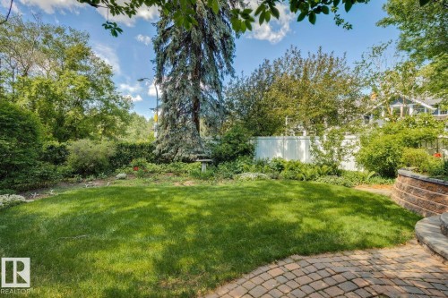 9425 97 Street, Edmonton, AB 