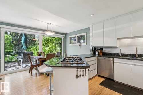 9425 97 Street, Edmonton, AB 