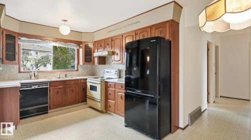 Kitchen - 7408 40 Avenue, Edmonton, AB 