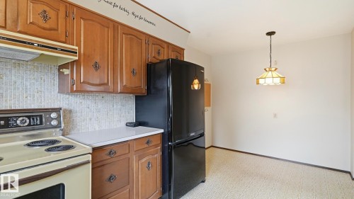 Kitchen - 7408 40 Avenue, Edmonton, AB 