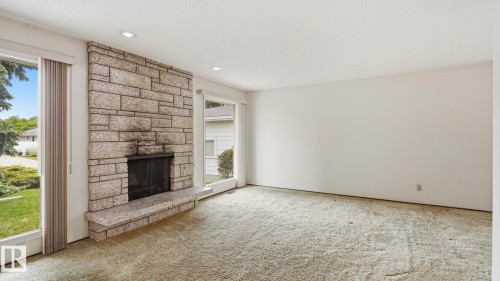 Living room - 7408 40 Avenue, Edmonton, AB 