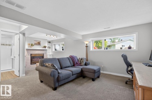 152 Warwick Road, Edmonton, AB 