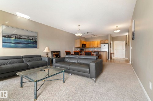 430 160 Magrath Road, Edmonton, AB - Indoor Photo Showing Living Room