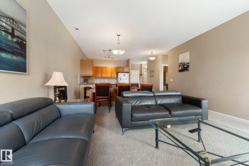 430 160 Magrath Road, Edmonton, AB - Indoor Photo Showing Living Room