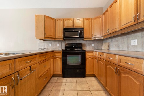 430 160 Magrath Road, Edmonton, AB - Indoor Photo Showing Kitchen