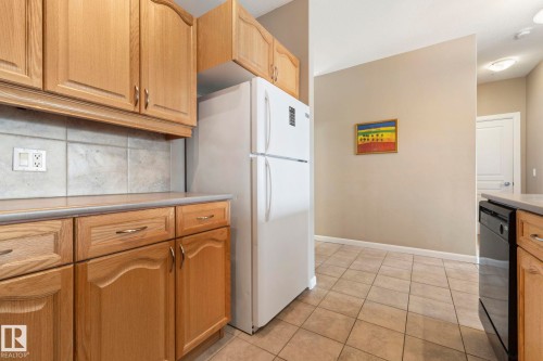 430 160 Magrath Road, Edmonton, AB - Indoor Photo Showing Kitchen