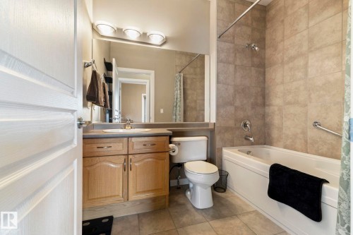 430 160 Magrath Road, Edmonton, AB - Indoor Photo Showing Bathroom