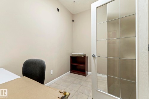 430 160 Magrath Road, Edmonton, AB - Indoor Photo Showing Office