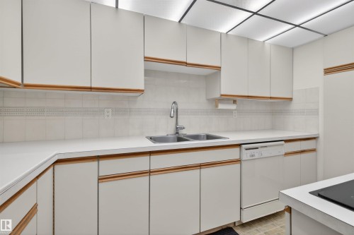 2705 124 Street, Edmonton, AB 