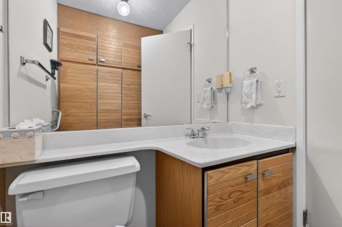 2705 124 Street, Edmonton, AB 