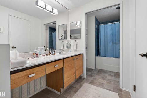 2705 124 Street, Edmonton, AB 
