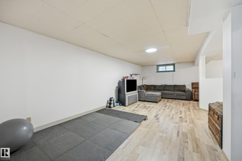 5515 143 Avenue, Edmonton, AB 