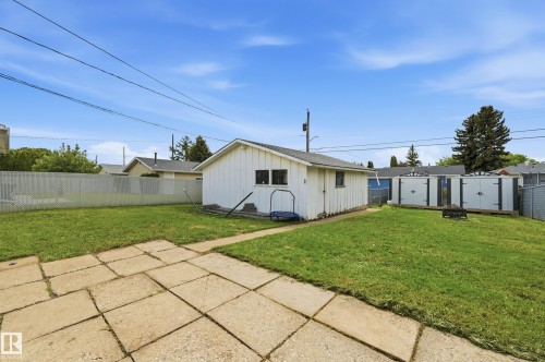 5515 143 Avenue, Edmonton, AB 