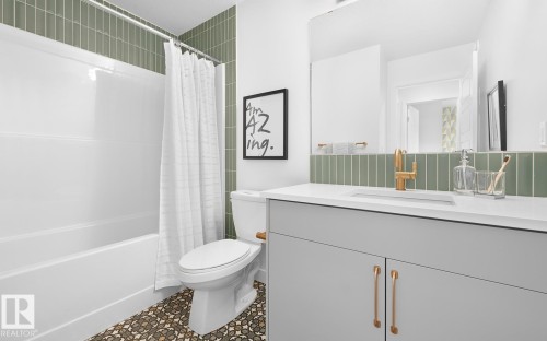 5314 Hawthorn Close Sw, Edmonton, AB - Indoor Photo Showing Bathroom