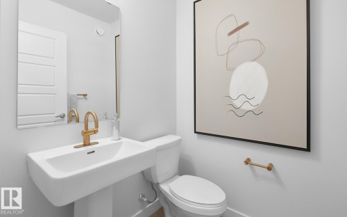 5314 Hawthorn Close Sw, Edmonton, AB - Indoor Photo Showing Bathroom