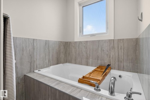 Bathroom - 4204 55Av, Lamont, AB 