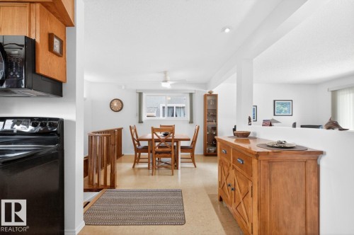 9523 52 Street, Edmonton, AB 