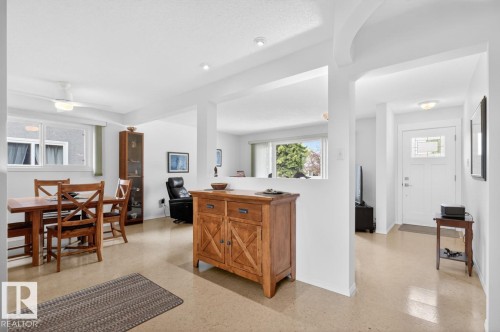 9523 52 Street, Edmonton, AB 