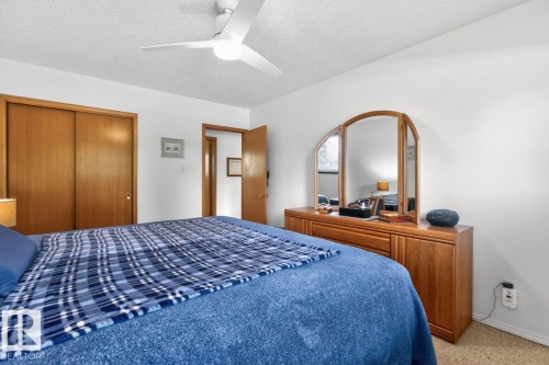 9523 52 Street, Edmonton, AB 