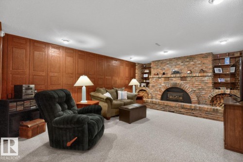 9523 52 Street, Edmonton, AB 