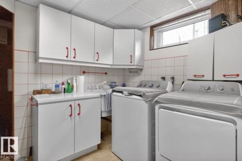 9523 52 Street, Edmonton, AB 