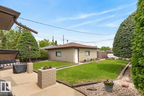9523 52 Street, Edmonton, AB 
