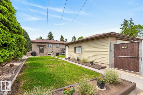 9523 52 Street, Edmonton, AB 