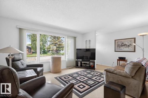9523 52 Street, Edmonton, AB 
