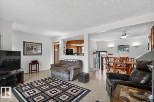 9523 52 Street, Edmonton, AB 