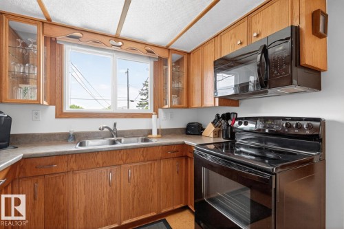 9523 52 Street, Edmonton, AB 