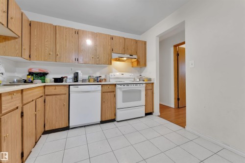 308 1620 48 Street, Edmonton, AB - Indoor Photo Showing Kitchen