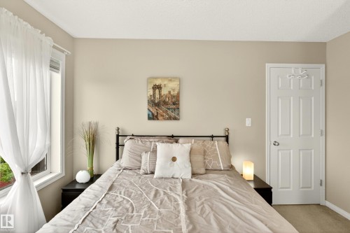 7318 22 Avenue, Edmonton, AB 